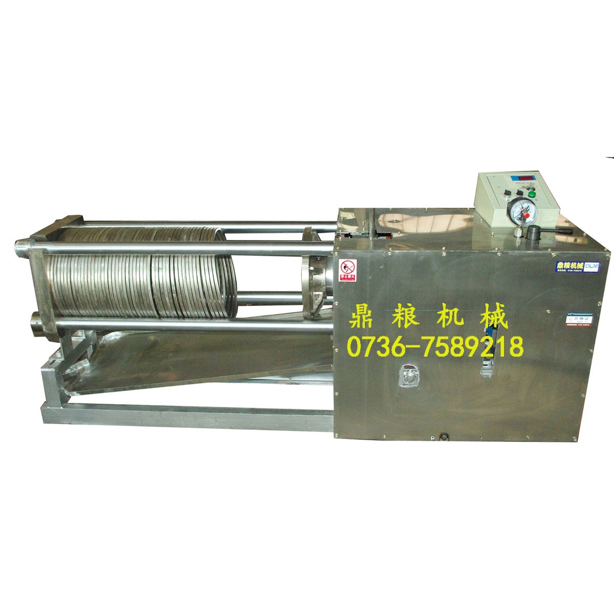 新型臥式液壓榨油機，自動壓榨自動退榨，不銹鋼材質，出油率高