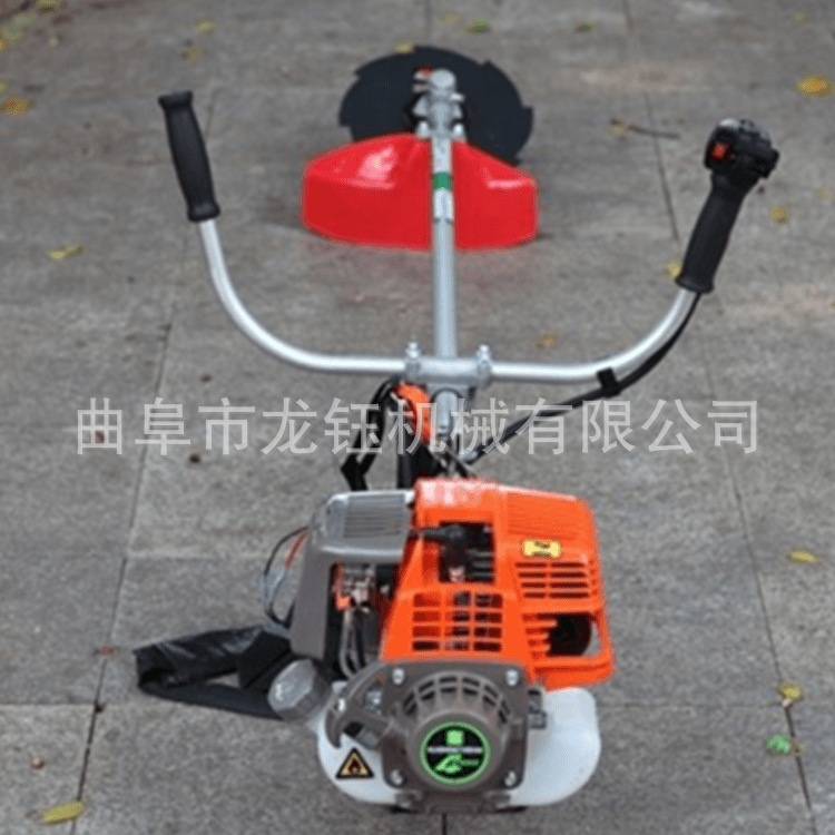 斜跨式割草機