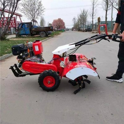 小型汽油四驅除草旋耕機 新款開荒打田翻土機 兩驅農用微耕機